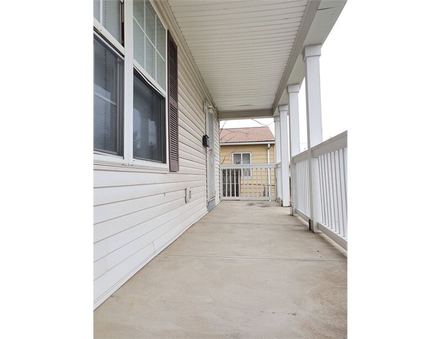 16515 Lipton Ave Cleveland, OH 44128 – photo 4