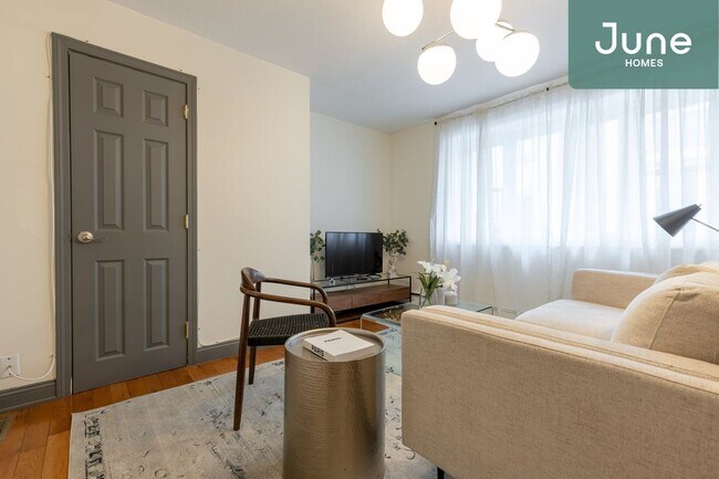 Foto del edificio - ROOM ONLY in 5-bed/3.0-bath Home