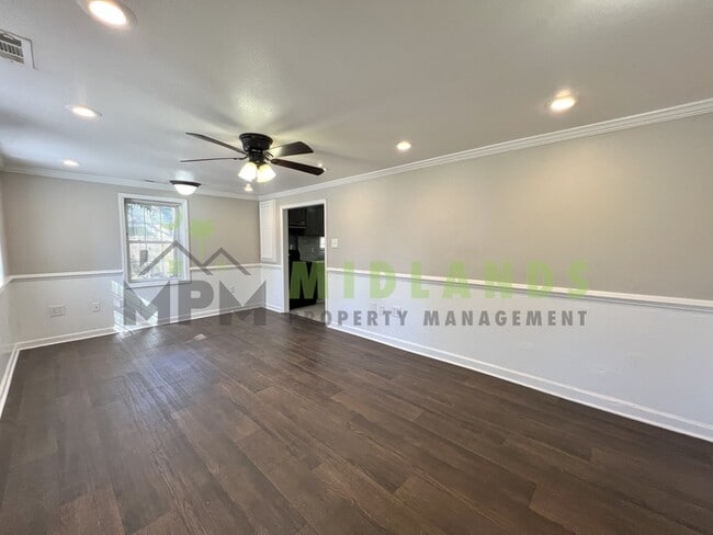 Foto del edificio - 472 Coleman Ave