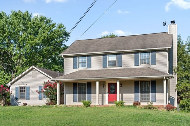 Building Photo - Pet Friendly Three Bedroom in Sango!