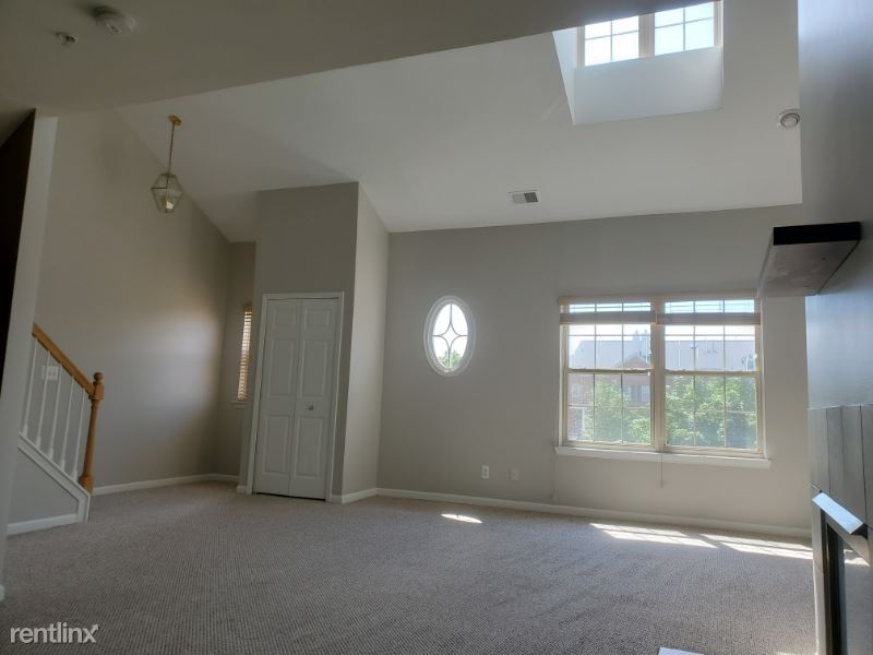 Primary Photo - 3 br, 3 bath Condo - 16944 Farmington Rd