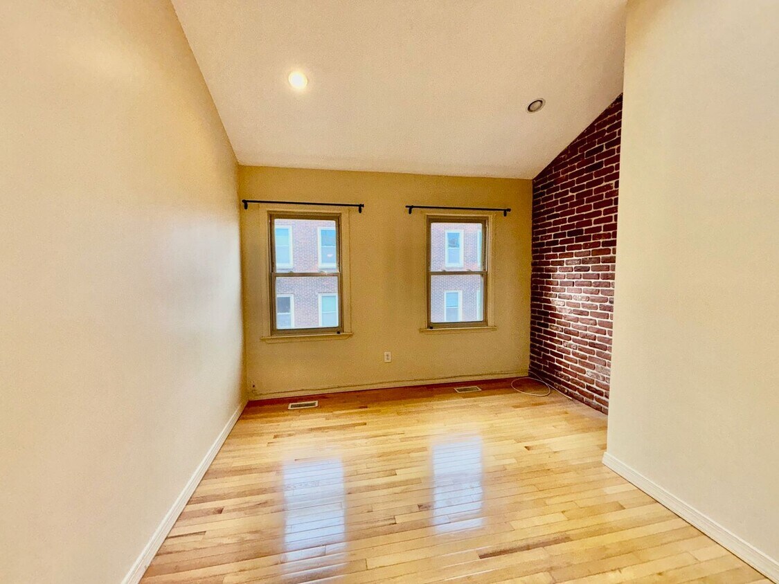 Primary Photo - Queen Village 2bd w/ Parking and Private Deck