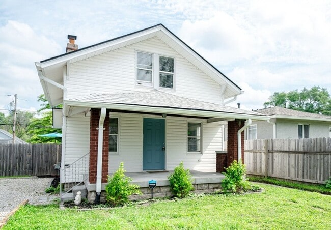 Charming 2BR House - 2 blocks from Univer... - Charming 2BR House  - 2 blocks from Univer...