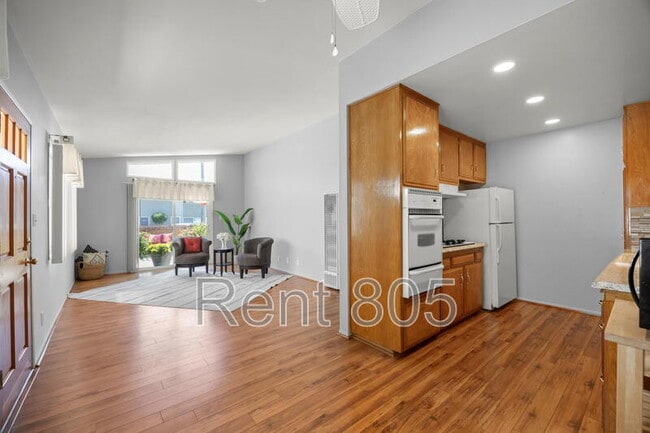 Building Photo - 3407 Rexford St
