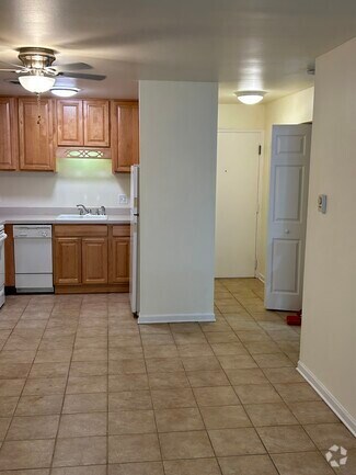 Building Photo - 310 Lathrop Ave