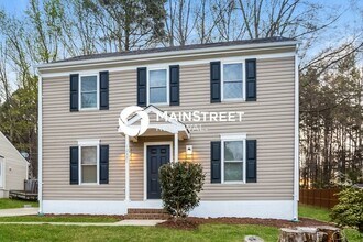Building Photo - 10321 Roundhouse Cir