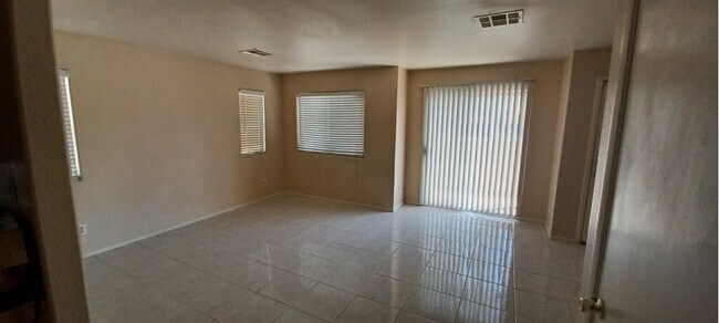 Foto del edificio - 5699 Ritter Ln