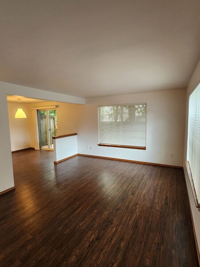 Foto del edificio - 322 Maple Ave
