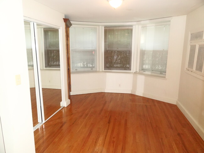 Building Photo - 409 State St