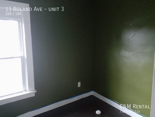 Building Photo - 13 Roland Ave