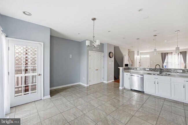 Building Photo - 554 Ellison Ct