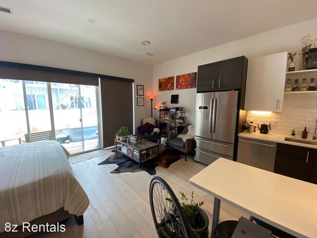 Building Photo - Studio, 1 bath House - 2530 Lawrence St  #104