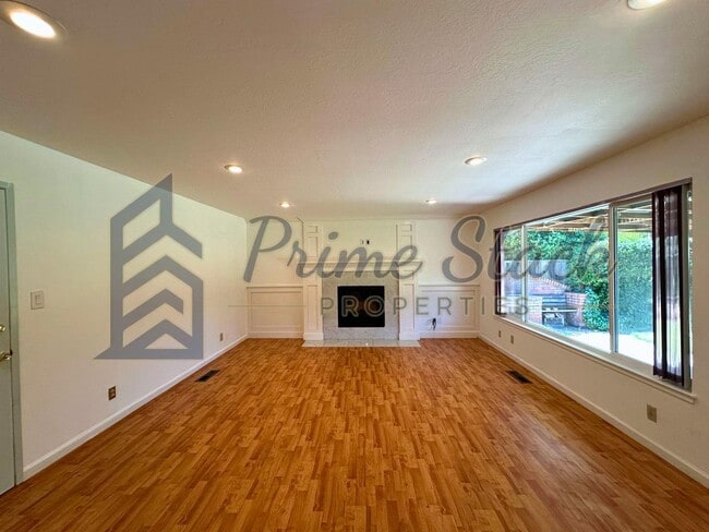 Building Photo - 2391 Sandpiper Way