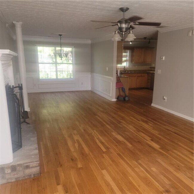 Building Photo - 170 Adams Lake Ct