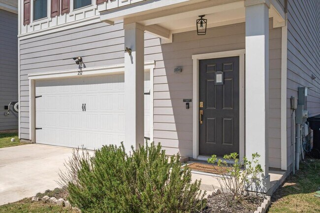 Building Photo - 232 Waterbuck Lp