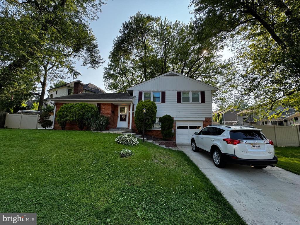 Foto principal - 3300 N Harrison St