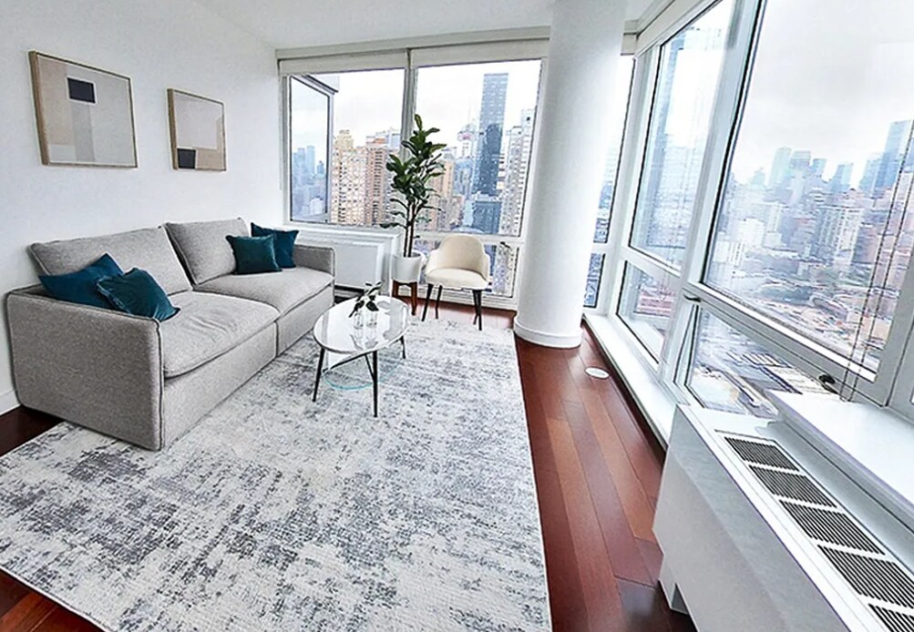 Primary Photo - 622 W 42nd St