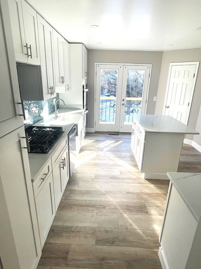 Foto del edificio - Newly Renovated 3 Level Townhome!