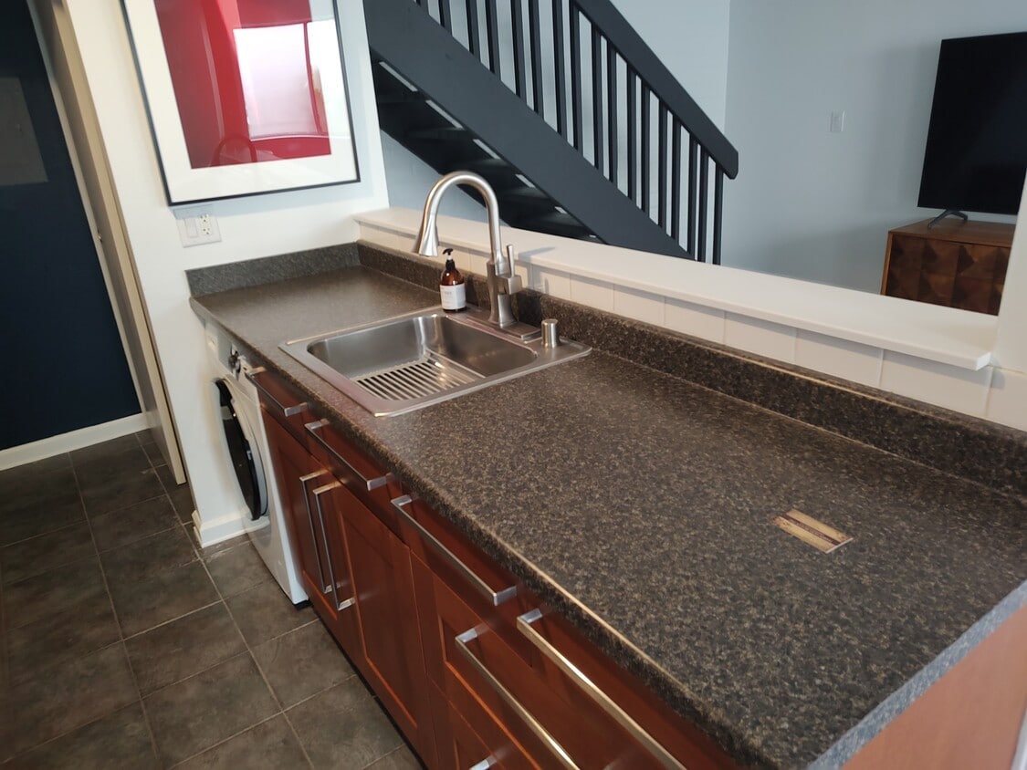 2641 Anchor Ave, Port Hueneme, CA 93041 Townhome Rentals in Port