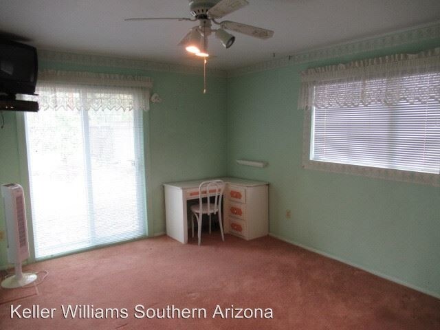 Foto del edificio - 2349 E 19th St