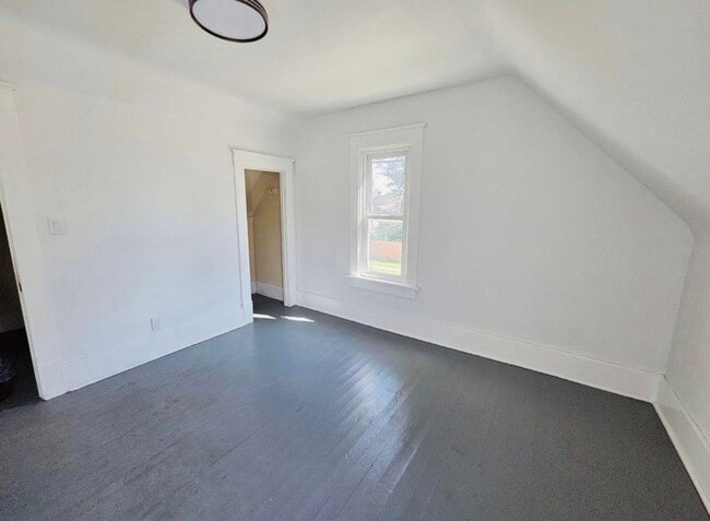 Building Photo - 1704 11th Ave S