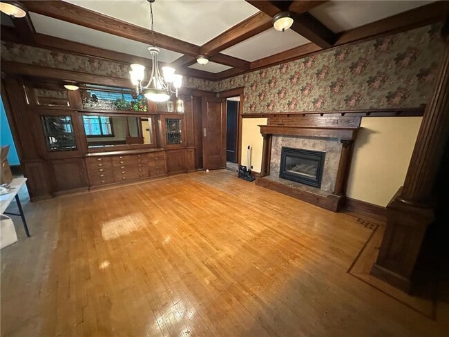 Building Photo - 216 Litchfield Ave SE