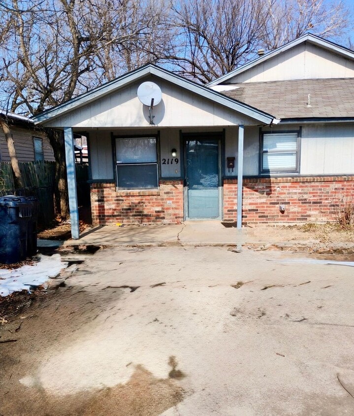 Charming 2 Bed 1 Bath in SW OKC! - Perfect Location!