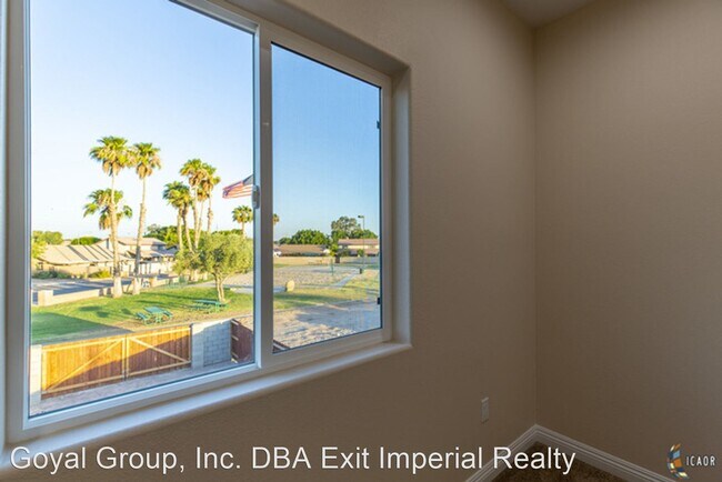 Foto del edificio - 4 br, 3 bath House - 1056 Crestview Dr