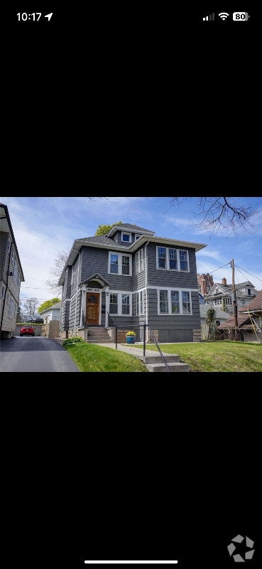 Building Photo - 477 Maplewood Ave