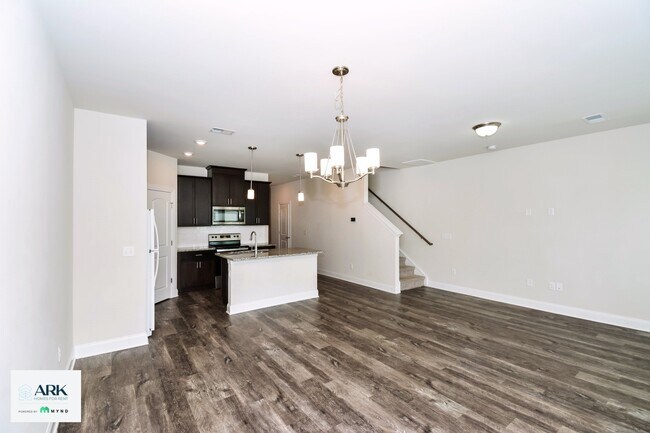 Foto del edificio - 831 Holland Ct