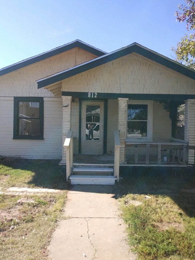 Building Photo - 812 S Alabama St