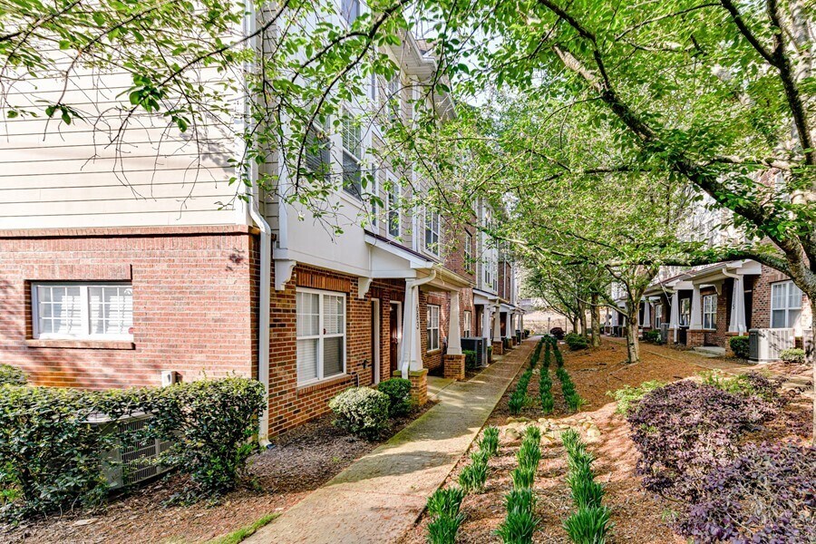 3 Story Townhouse Apartment for Rent in Charlotte, NC