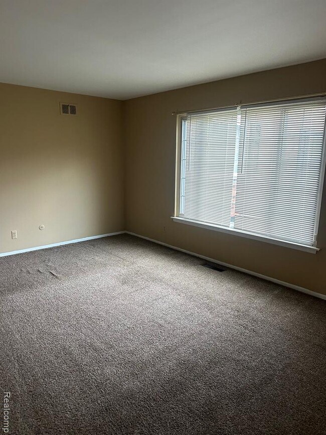 Foto del edificio - 25332 Shiawassee Cir