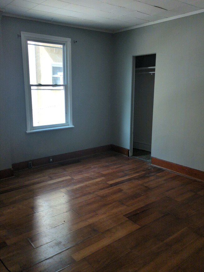 Foto del edificio - 623 S Connell St