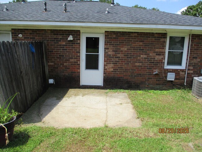 Foto del edificio - 459A Rachel Drive