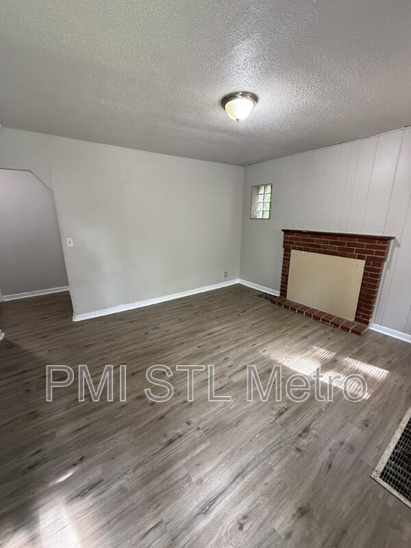 Foto del edificio - 6170 Emerald Ave