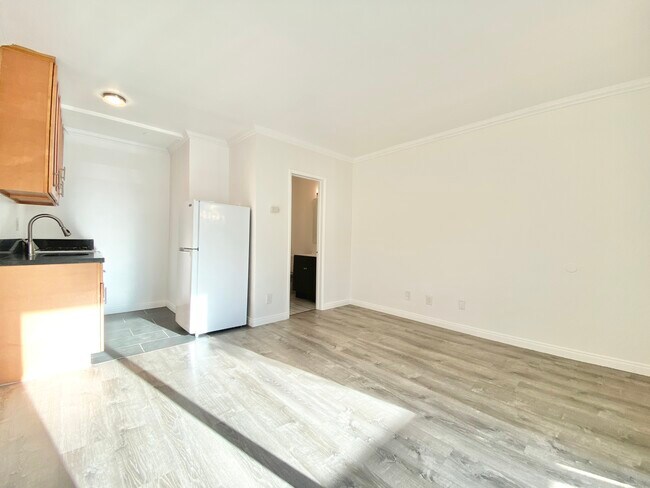 Building Photo - 1260 S Westgate Ave Los Angeles, CA 90025