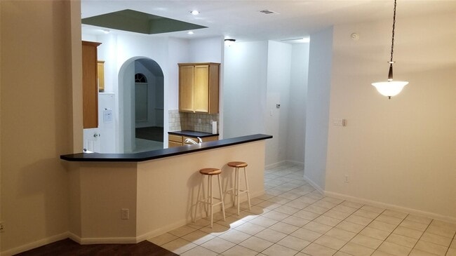 Foto del edificio - 935 Rock Springs Dr
