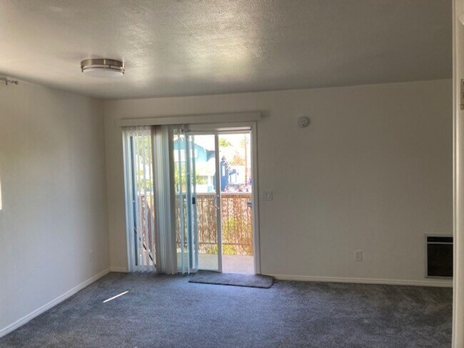 Foto del edificio - North Park Upstairs 1-Bed!