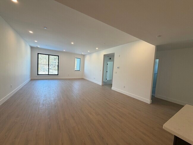 Foto del edificio - 1060 Main St