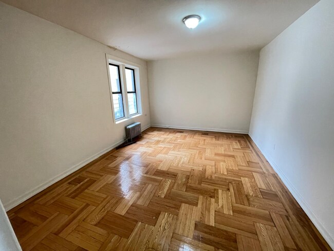 Foto del edificio - 229 W 232nd St