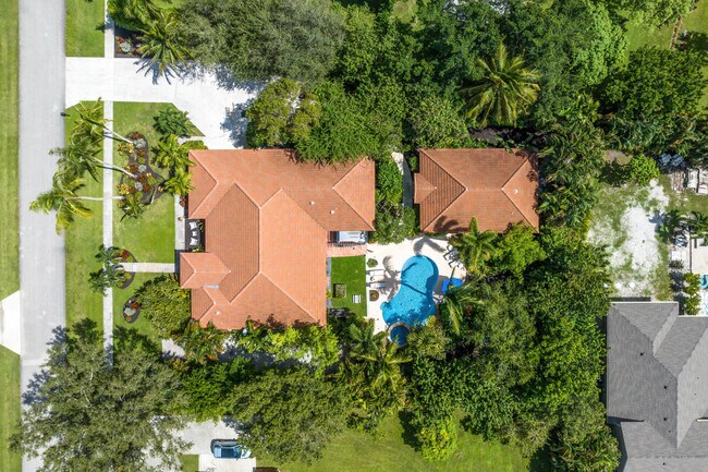Foto del edificio - 15590 Rolling Meadows Cir