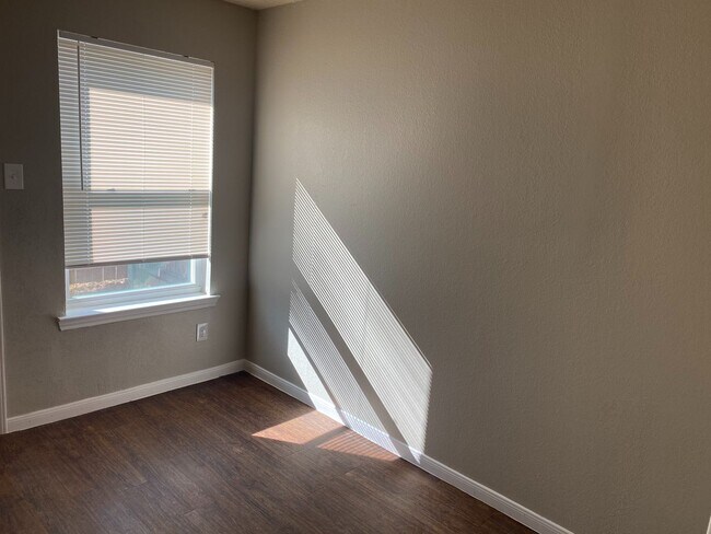 Foto del edificio - 1607 D SUN VALLEY DR