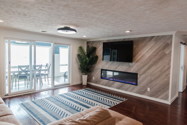 Foto del edificio - 7633 S West Bay Shore Dr