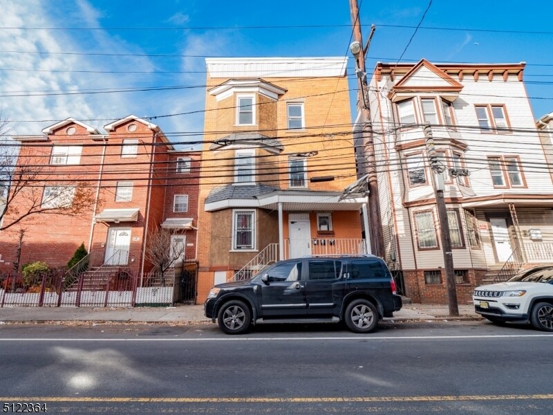 Primary Photo - 35 Norfolk St