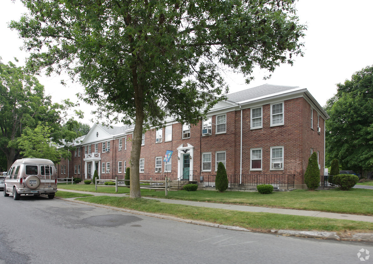 Foto principal - Colonial Gardens Apartments