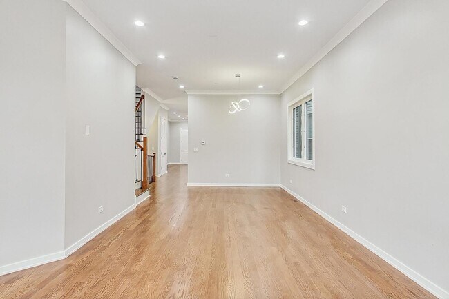 Foto del edificio - 6626 S Ingleside Ave