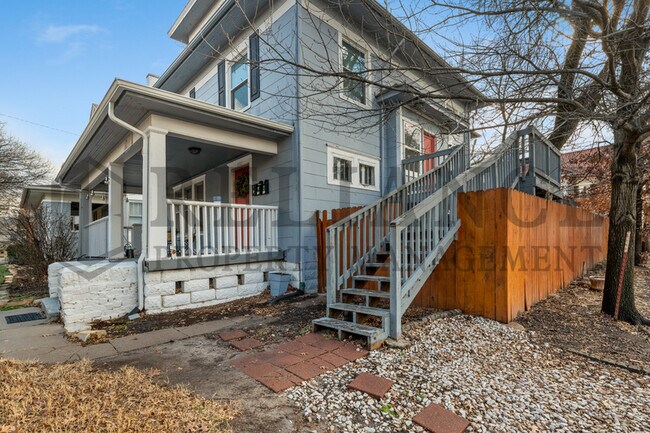 Foto del edificio - 3321 E Victor St