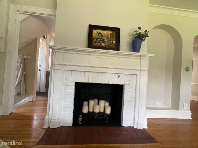 Building Photo - 4 br, 2 bath House - 225 Holly Road