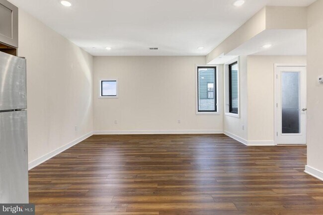 Foto del edificio - 2411 Kensington Ave